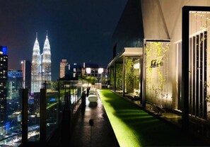 4 kolam renang terbuka 