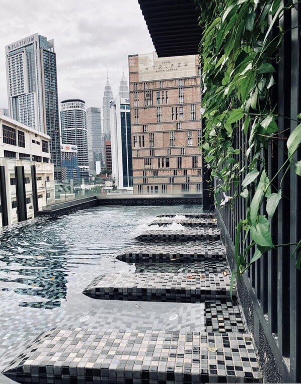 4 outdoor pools - Gallipoli Anggun Suites (Kuala Lumpur)