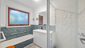 Bañera y secador de pelo