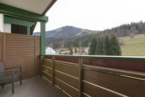 Habitación doble estándar, vista a la montaña | Vista del balcón