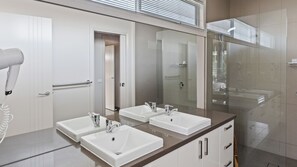 Badewanne, Haartrockner