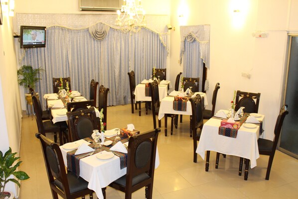 Dining - Aristocrat Inn (Dhaka)
