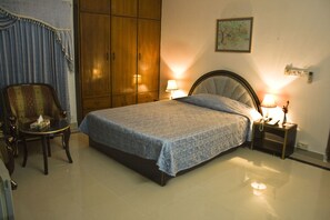 Aristocrat Room  | Minibar, individually furnished, soundproofing, rollaway beds - Aristocrat Inn (Dhaka)