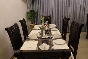 Dining - Aristocrat Inn (Dhaka)