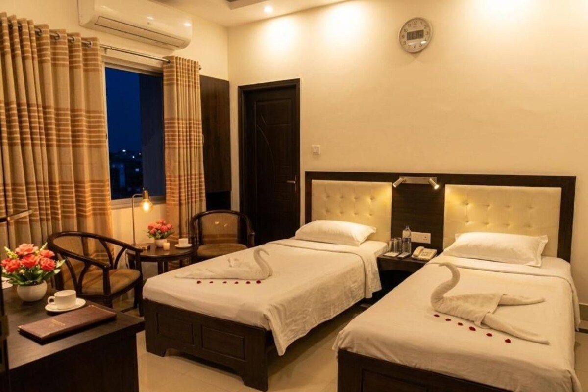 Aristocrat Twin Room  | Minibar, soundproofing, rollaway beds (surcharge)