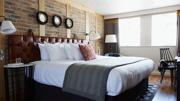 In-room safe, iron/ironing board, free WiFi