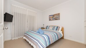 2 bedrooms, iron/ironing board, WiFi, bed sheets