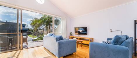 Smart TV, DVD player, stereo