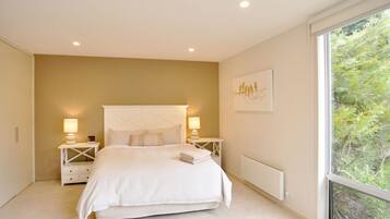 4 bedrooms, iron/ironing board, travel cot, WiFi