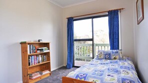 4 habitaciones, tabla de planchar con plancha y wifi