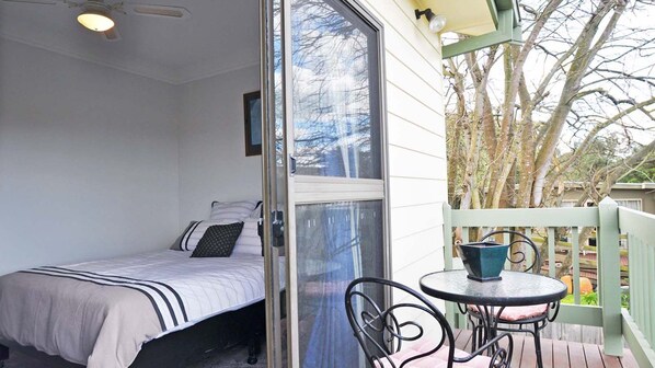 4 bedrooms, iron/ironing board, WiFi