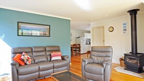 Smart TV, fireplace, Netflix, DVD player