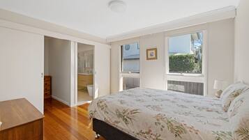 3 bedrooms, iron/ironing board, WiFi