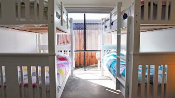 4 bedrooms, WiFi, bed sheets