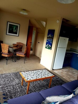 Family 2 Bedroom Beach House | Living area - Seaside Tahuna (Nelson)