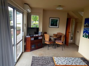 Living area - Seaside Tahuna (Nelson)