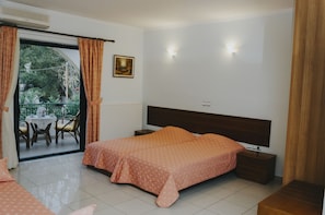 Căn hộ Deluxe | Màn/rèm cản sáng, bàn ủi/dụng cụ ủi quần áo