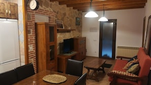 TV, fireplace - Cottage La Covatilla IV Refuge *** for 6 people (Hoya (La))