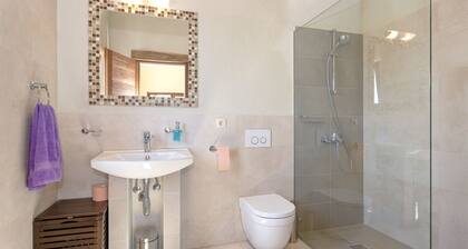 Luxury Villa Sea Seeker with Pool