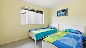 4 bedrooms, iron/ironing board, WiFi