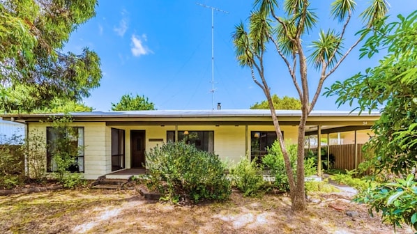 Exterior - Driftwood On Anderson - Free Wifi (INVERLOCH)