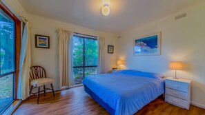 3 bedrooms, iron/ironing board, WiFi