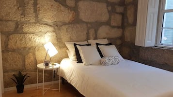 2 bedrooms, iron/ironing board, travel crib, free WiFi