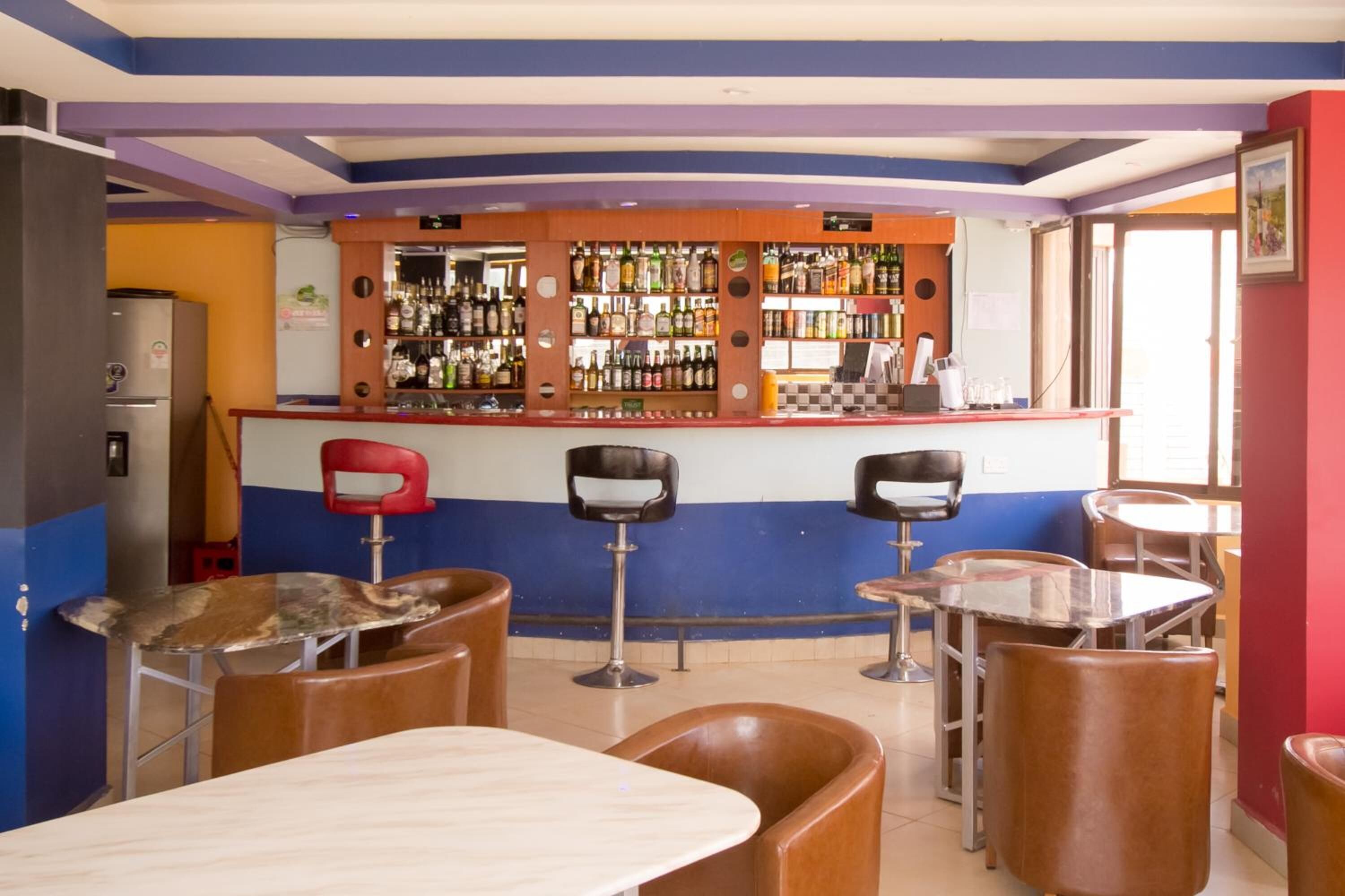 2 間酒吧/酒廊、天台酒吧