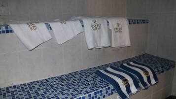 Sauna, baño de vapor, aromaterapia y masajes de tejido profundo