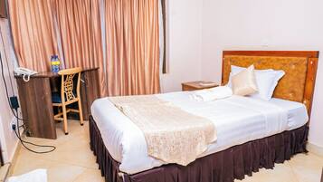 Deluxe Single Room | 4 bedrooms, Egyptian cotton sheets, premium bedding, memory-foam beds