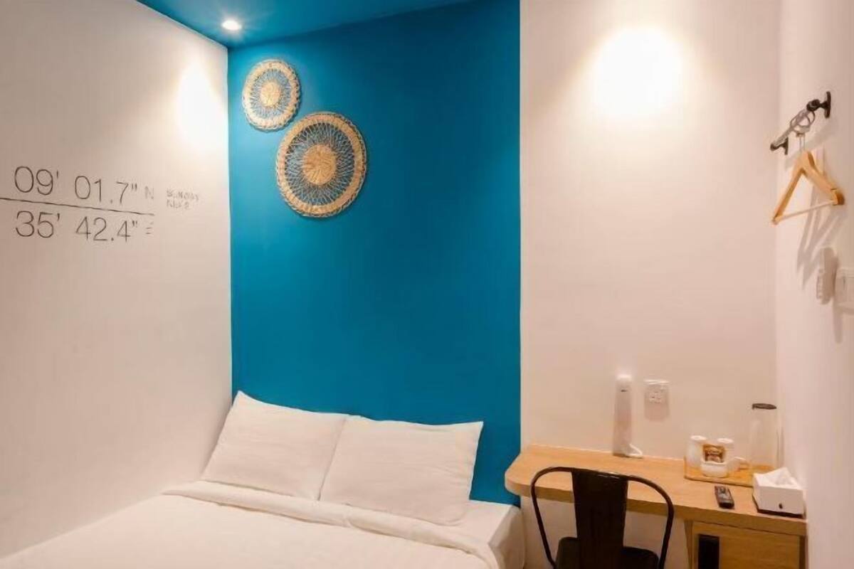 Desk, WiFi (free), bed sheets