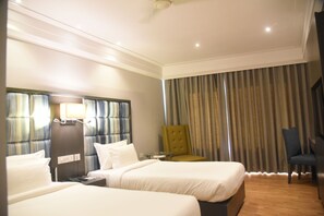 Deluxe Single Room, 1 Queen Bed, City View