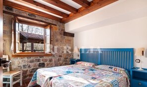 3 bedrooms, iron/ironing board, Internet, bed sheets - Casa Ángela - country house in Villanueva de la Peña (Cantabria) | 6 guests (Villanueva De La Peña)