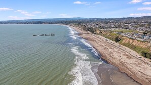 A coastal town with a beach, a pier, and a residential area. - Luxurious, Spacious, Great Views, Minutes to Ocean (Aptos)