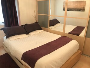 1 habitación, tabla de planchar con plancha, wifi y ropa de cama 