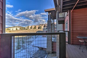Terrace/patio - Ski-in/Out Granby Ranch Condo w/ Balcony (Granby)