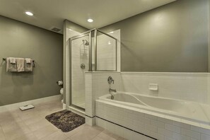 Towels - Ski-in/Out Granby Ranch Condo w/ Balcony (Granby)