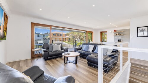 1 Rowell Street Battery Hill QLD