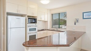 Dishwasher - Seacrest Unit 2 Moffat Beach QLD (MOFFAT BEACH)