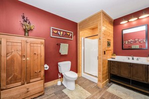 Shower, jetted bath, towels