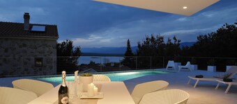 Luxury Modern Seaview Villa  With  Private Pool In Klimno *****