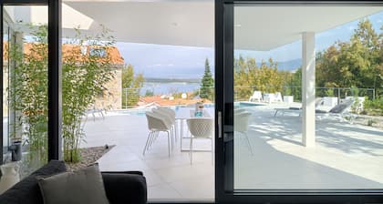 Nouvelle villa de luxe moderne avec vue sur la mer et piscine privée à Klimno *****