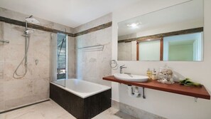 Bathtub