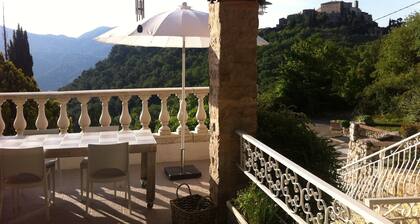 Very quiet villa, ideally located, great views !!! Perfect holidays