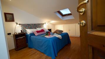 1 Schlafzimmer, Schreibtisch, BĂŒgeleisen/BĂŒgelbrett, kostenloses WLAN