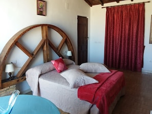 3 bedrooms, in-room safe, iron/ironing board, free WiFi