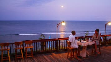 Breakfast, lunch, dinner served; local and international cuisine