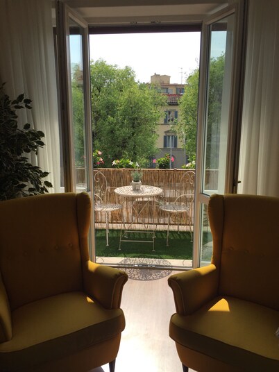Fabulous 200sqm bright, new apartment walking distance to Duomo and city centre