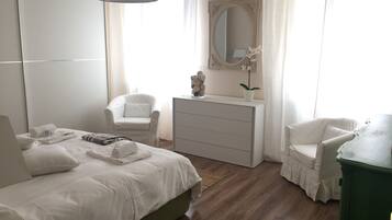 5 slaapkamers, een strijkplank/strijkijzer, gratis wifi, beddengoed