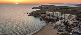 Bugibba - 2 bedroom apt 150m from Sea Front Fully Air Conditioned, Terraces WiFi